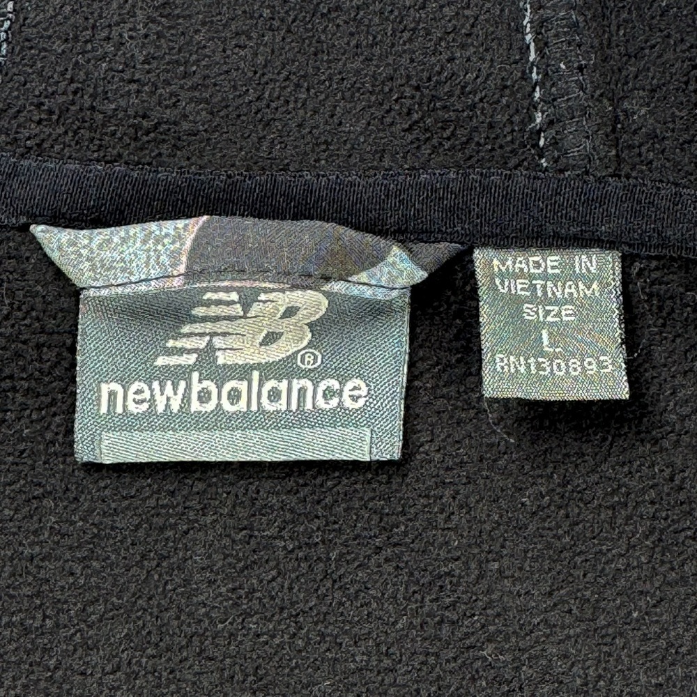 New Balance Women’s Camo Softshell Jacket Hooded L Wind Water Resistant Running - Picture 5 of 11